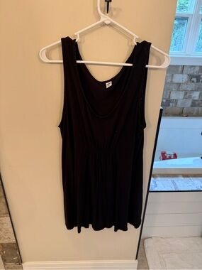 Women’s Old Navy maternity Black Scoop Neck Tank Top